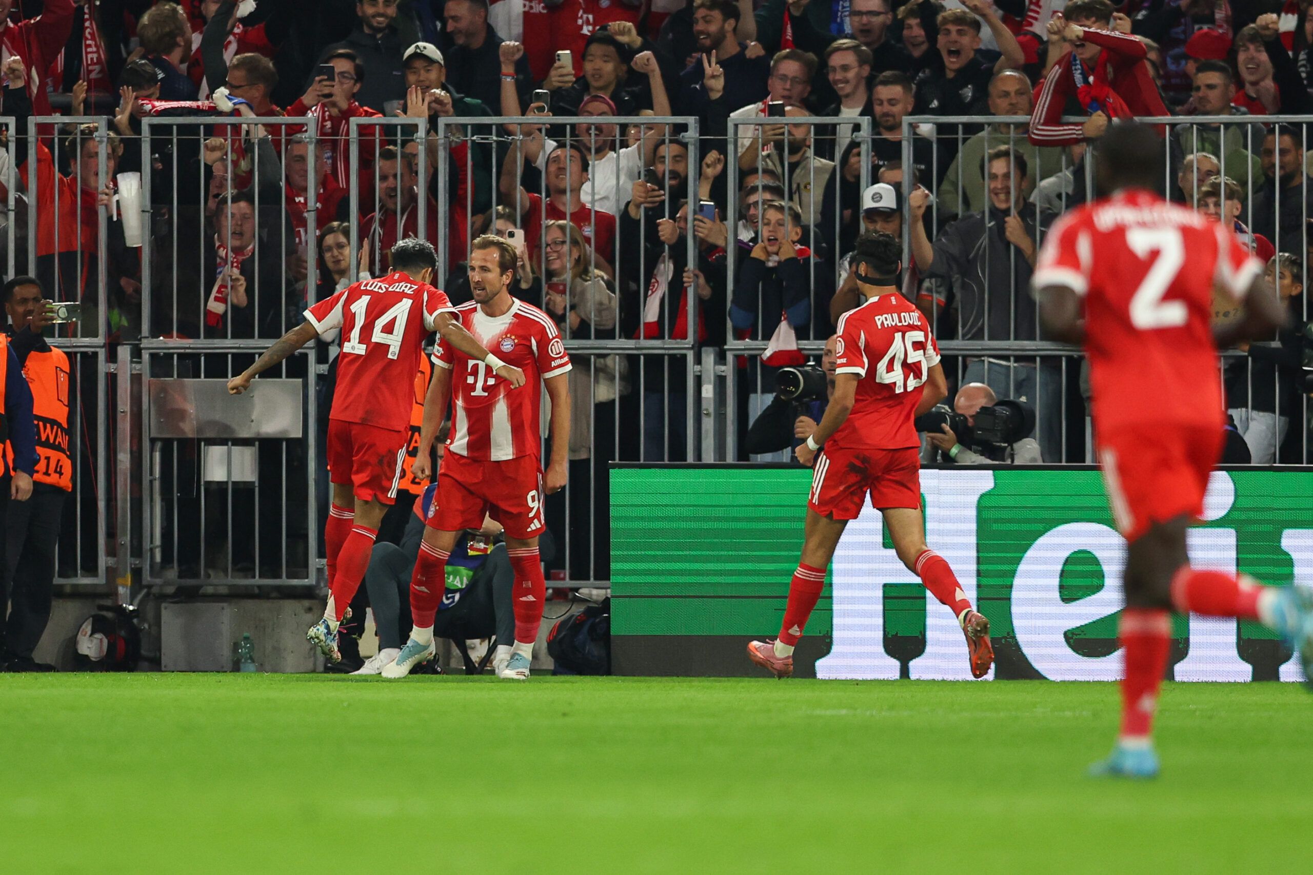 Bávaros y Bárbaros