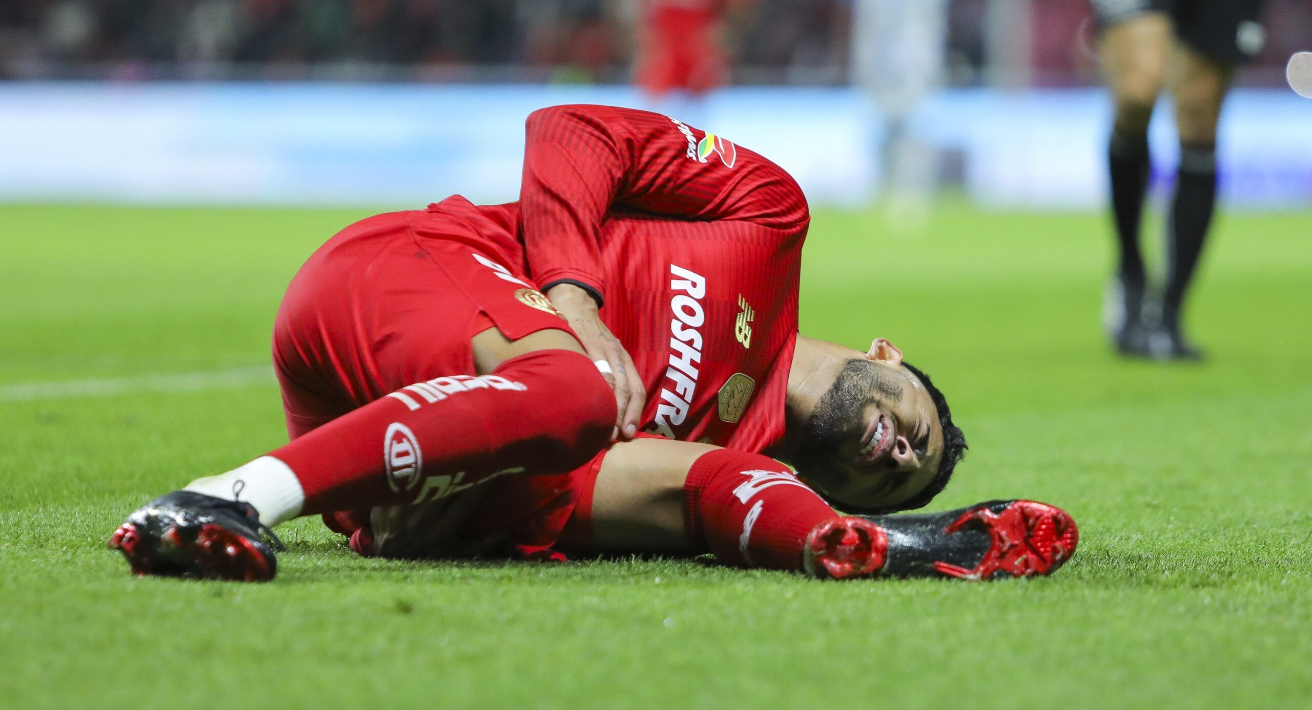 Toluca sigue líder del Apertura, pero pierde a Alexis Vega por lesión