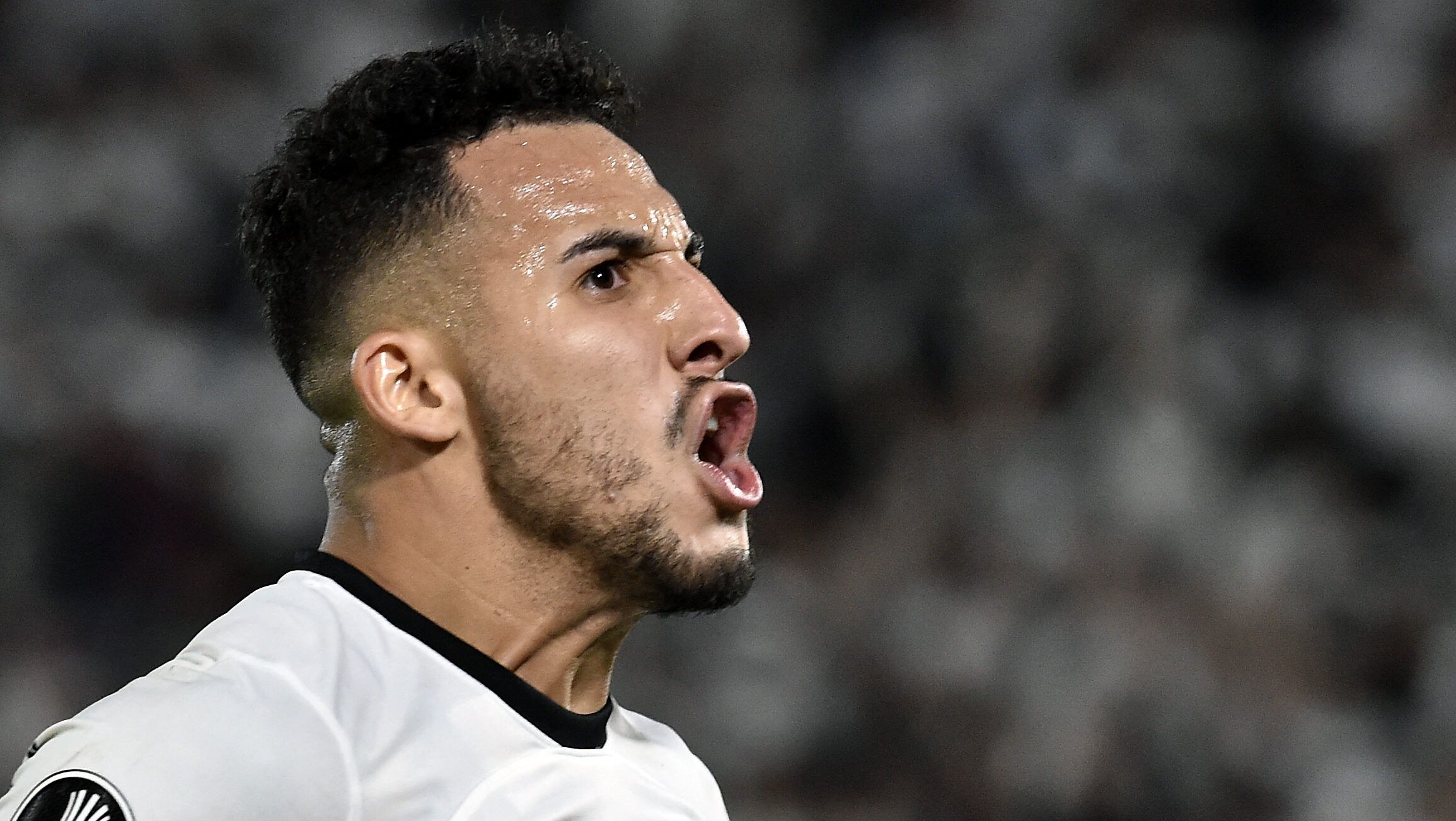 Olimpia lo dio vuelta en el final y venció a Sportivo Ameliano en un duelo lleno de tensión