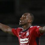 Poderoso: Medellín aplastó 3-0 al Bucaramanga y se mete en la pelea por el título