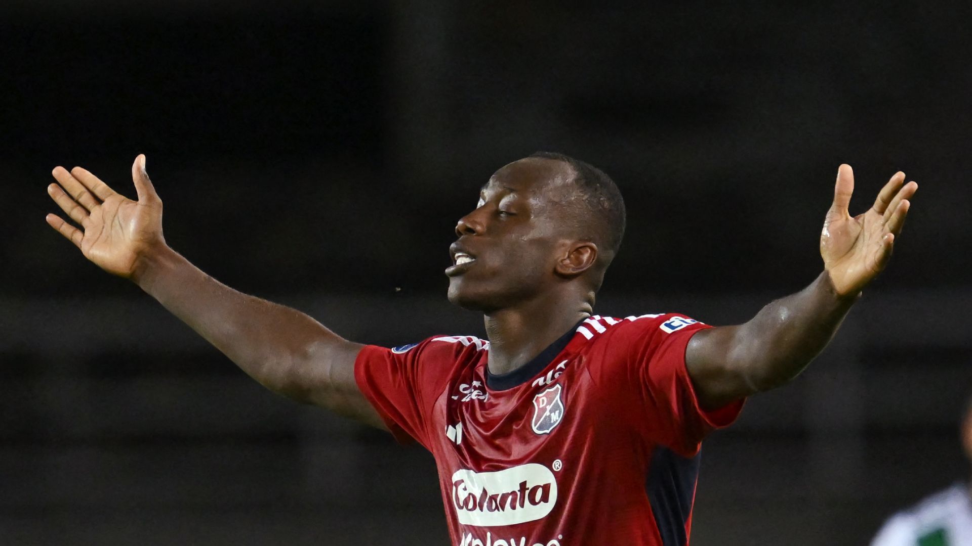 Poderoso: Medellín aplastó 3-0 al Bucaramanga y se mete en la pelea por el título