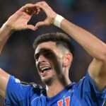 Un tal Lucas: con doblete de Di Yorio la "U" de Chile superó a Palestino y subió al segundo lugar del torneo.