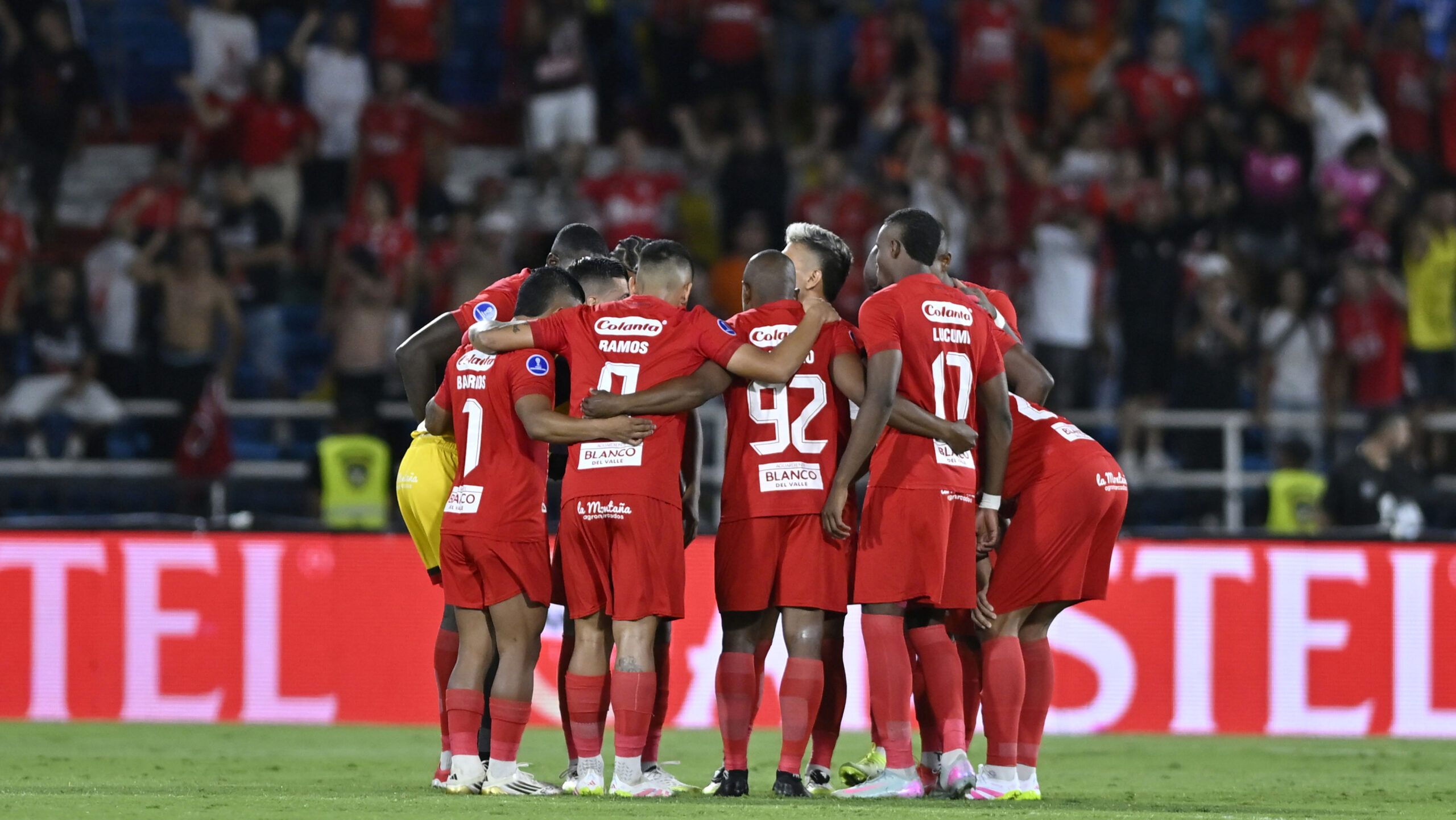 América descubrió a Yojan: Un gol  agónico de Garcés mantiene viva la ilusión de clasificar.