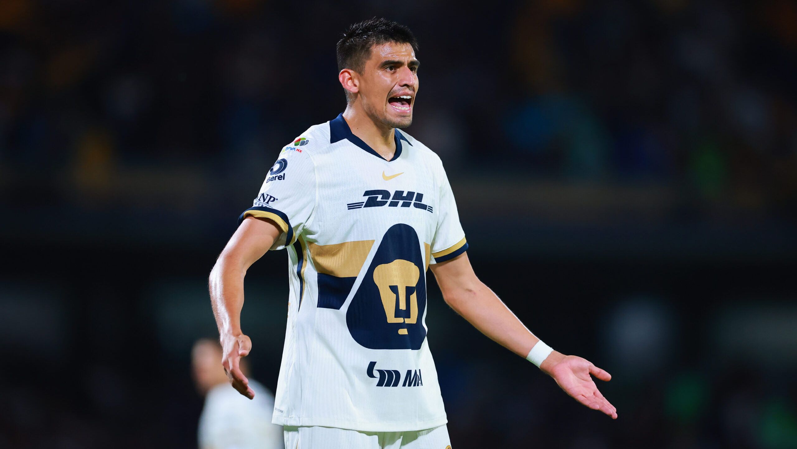 Pumas pierde a Guillermo Martínez por lesión: estará fuera lo que resta del torneo