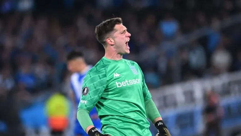Facundo Cambeses pasó de suplente en Racing a ser convocado para la Selección Argentina. (Rodrigo Valle/Getty Images)