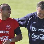 ¡Adiós, Crack! La emotiva despedida de Marcelo Bielsa a Chupete Suazo que nos toca el alma