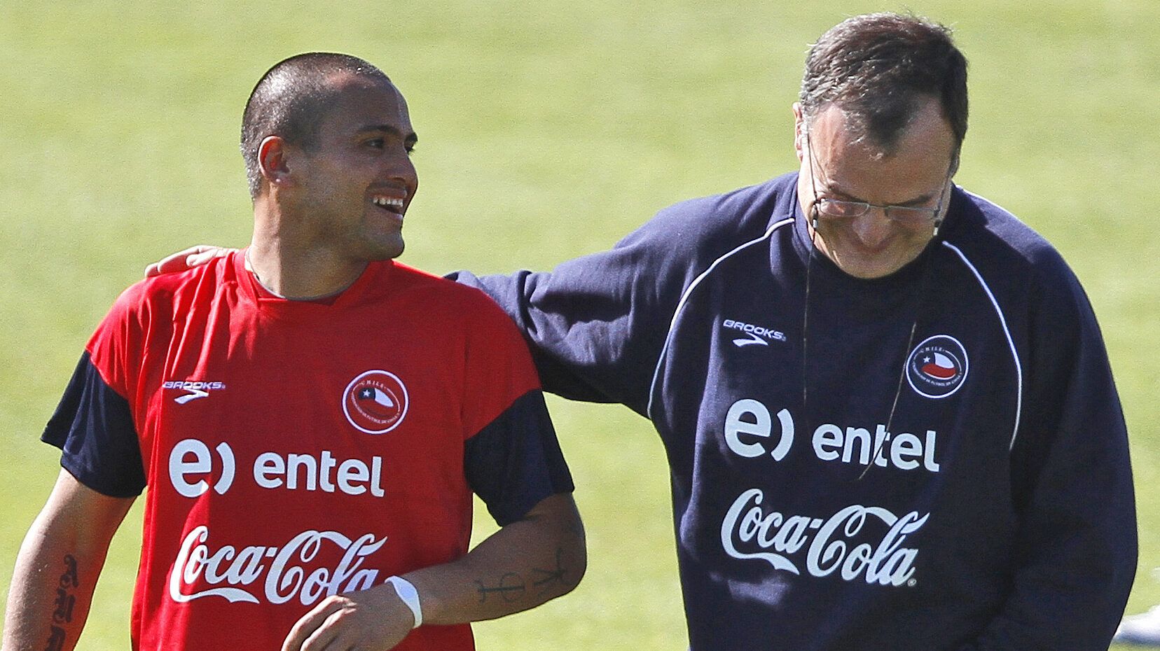 ¡Adiós, Crack! La emotiva despedida de Marcelo Bielsa a Chupete Suazo que nos toca el alma