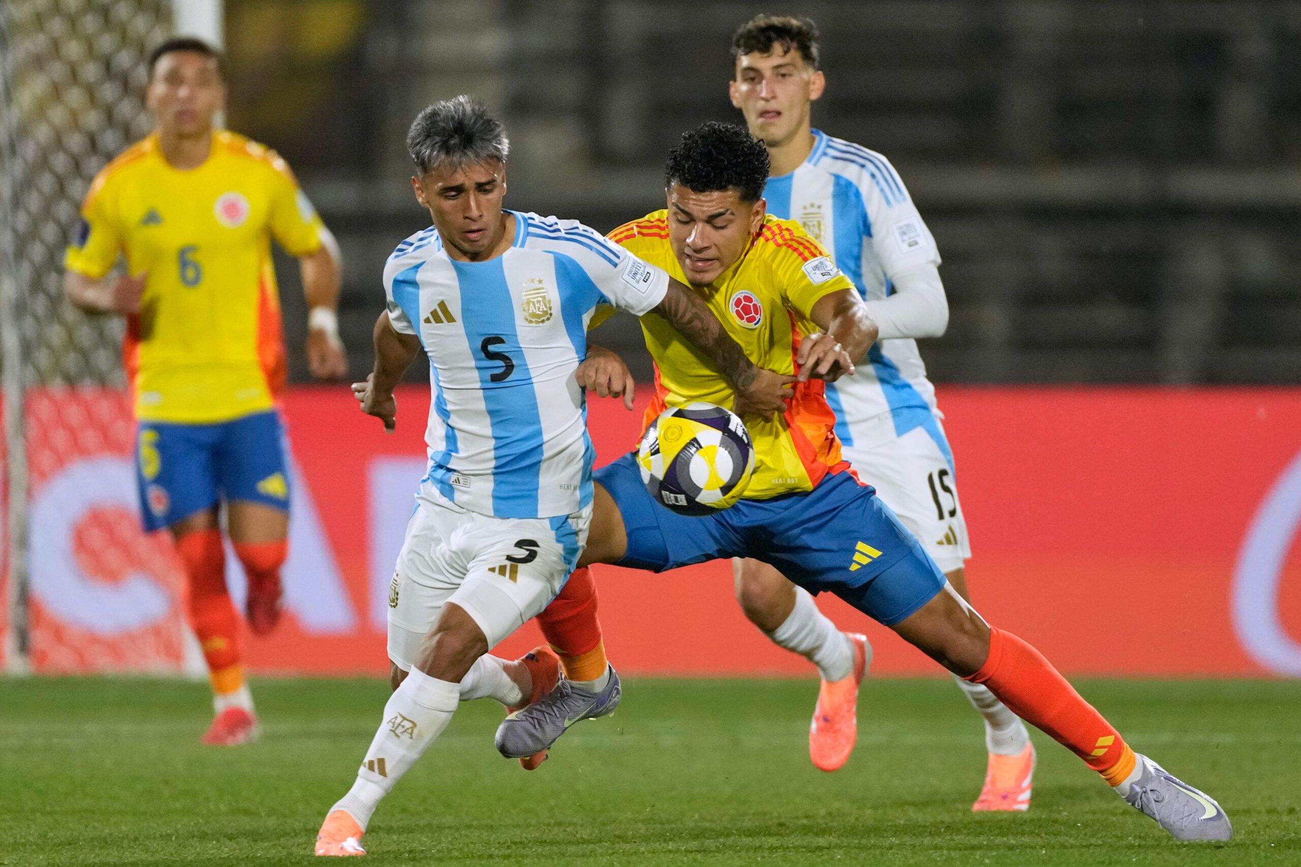 El oficio del guerrero: Argentina derrotó a Colombia  y es finalista del Mundial Sub 20.