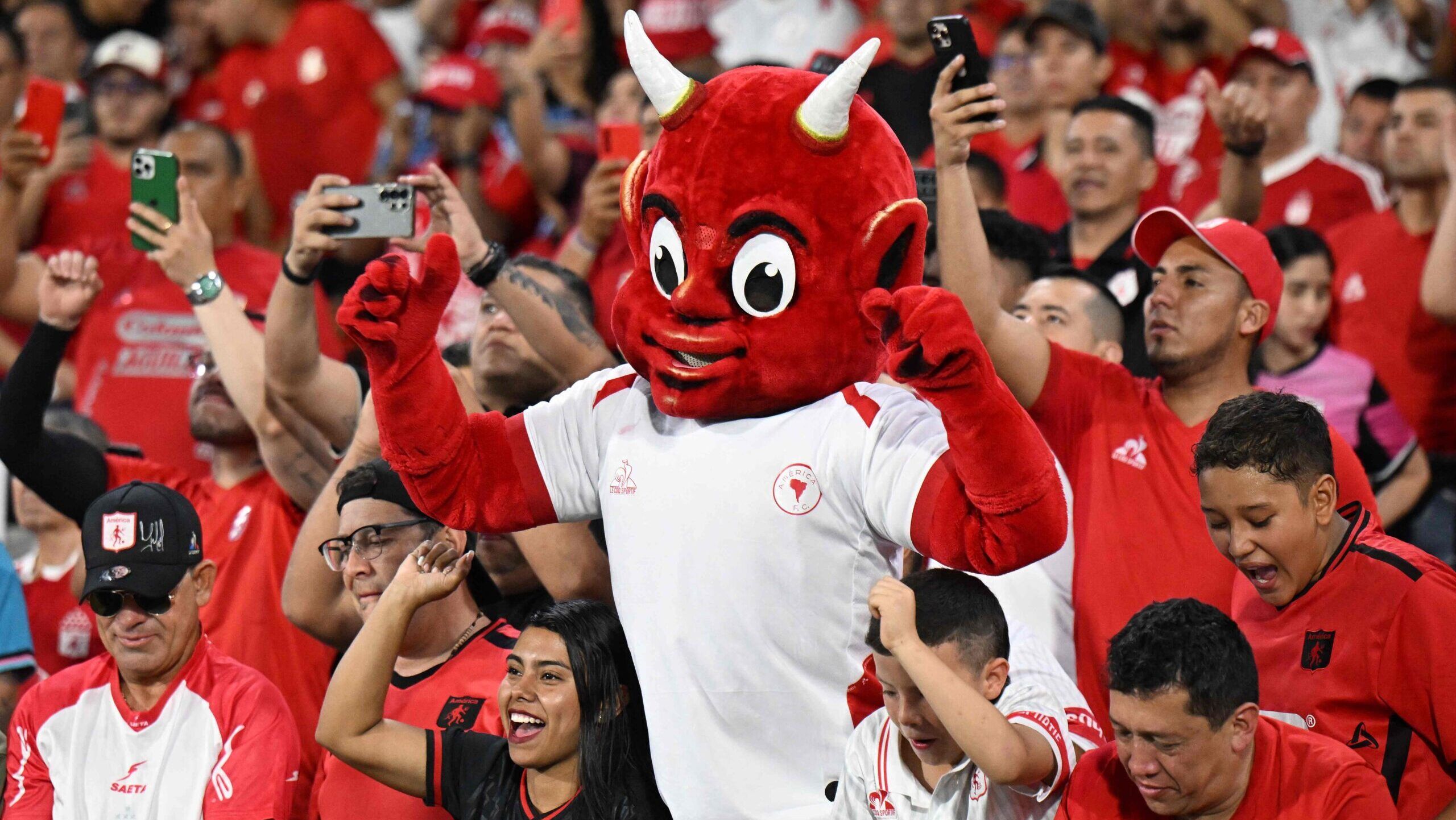 La agonía y el éxtasis: América elimina a Junior por penales en la Copa Colombia.