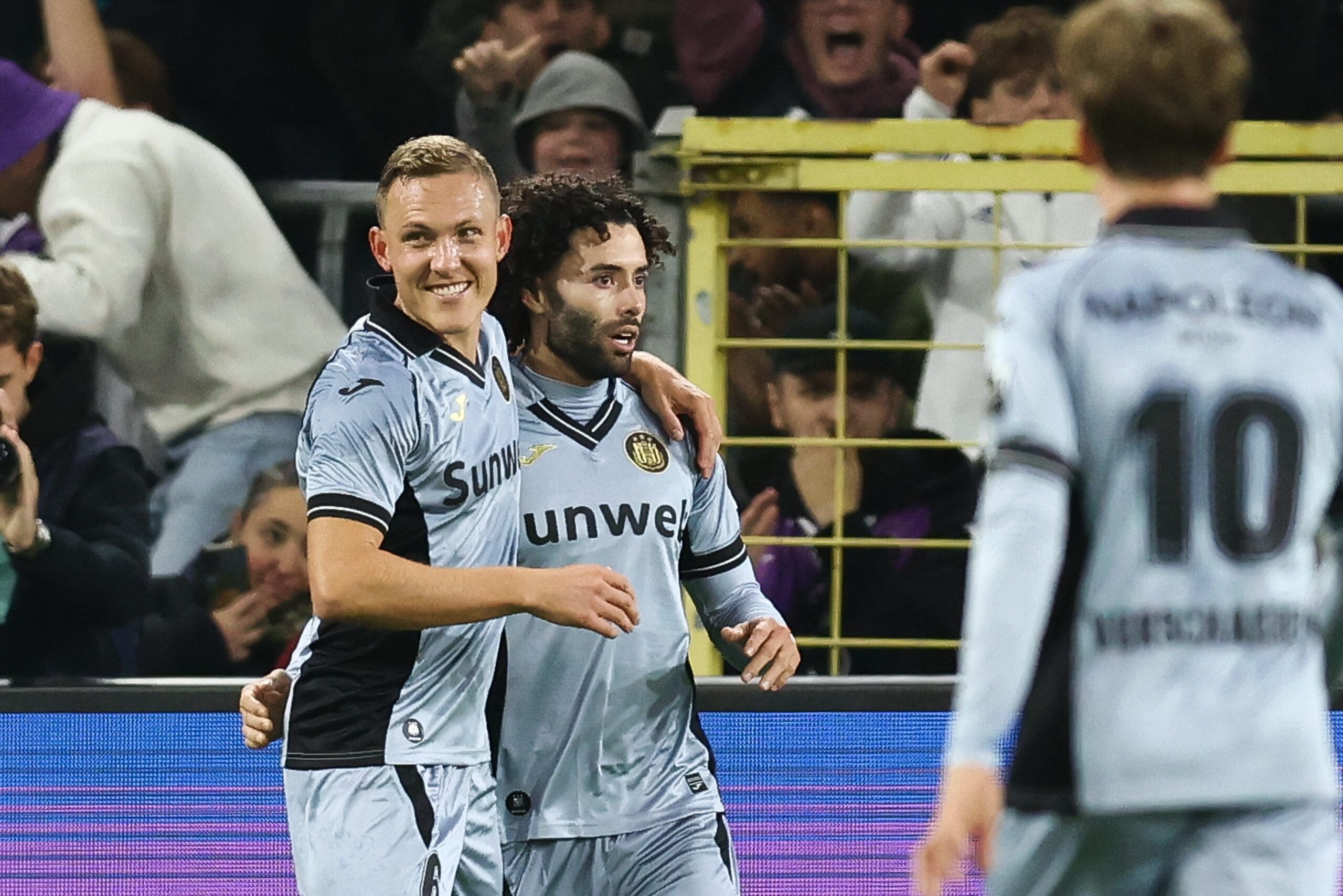 "Chino"de risa: Huerta brilla y anota en la victoria del Anderlecht