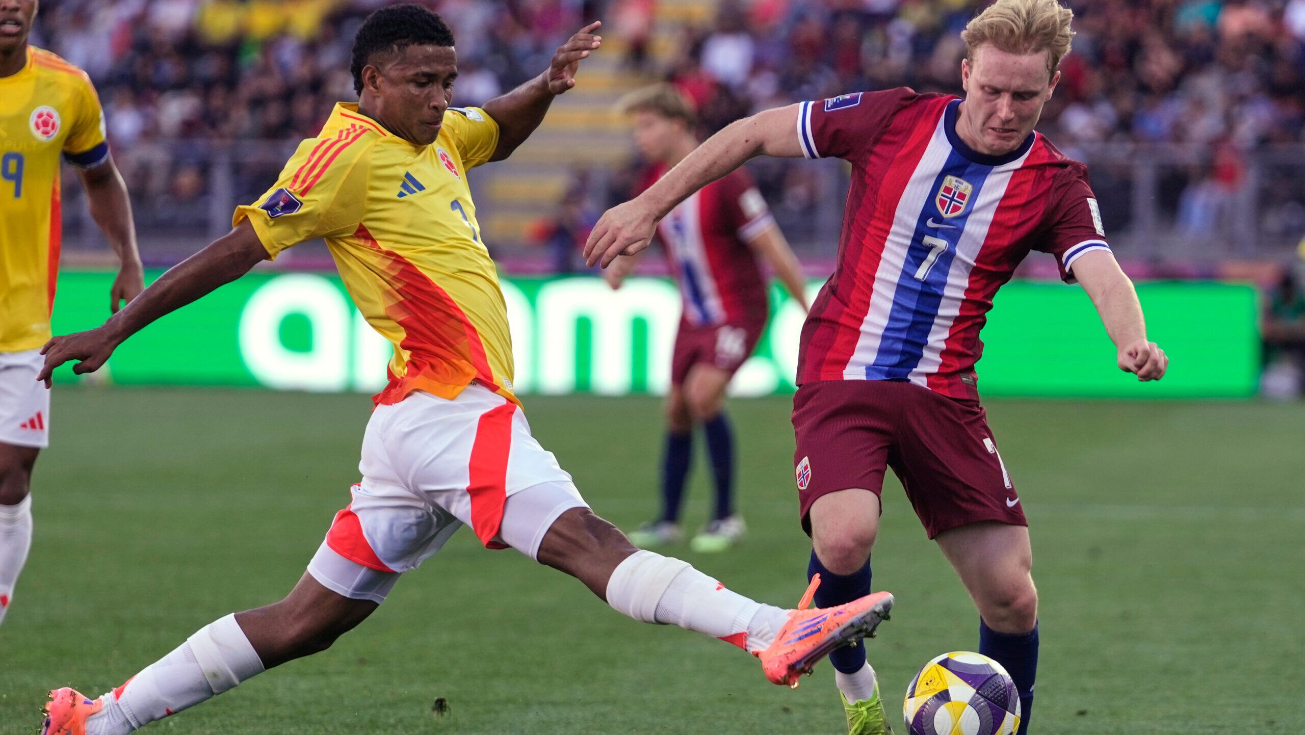 Colombia empata con Noruega y define ante Nigeria