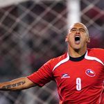De Za-Sa a Chupete Suazo: los cinco ‘9’ que hicieron historia en La Roja
