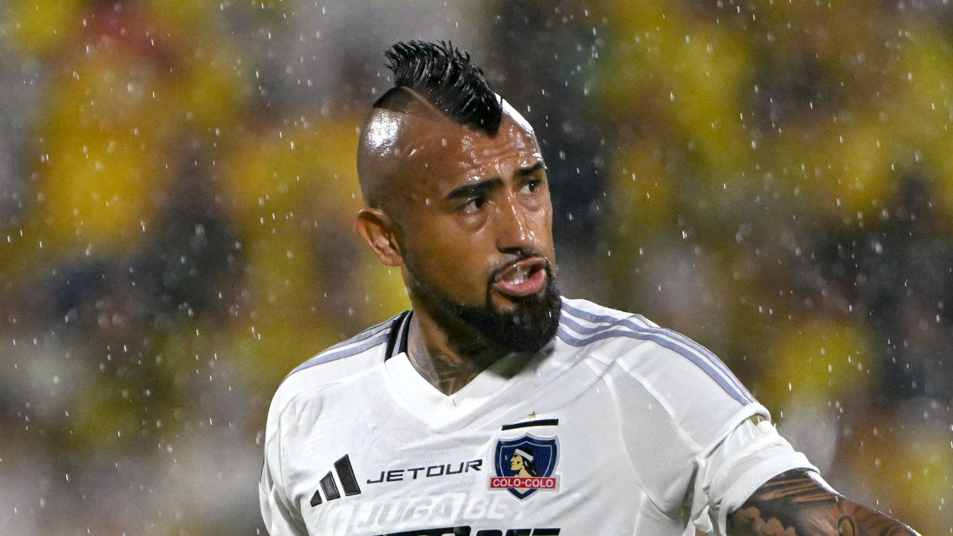 Arturo Vidal responde a las críticas y promete luchar por la Sudamericana con Colo Colo