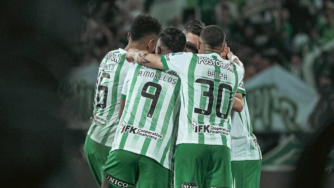 Nacional celebró con su gente y dejó a Águilas contra las cuerdas