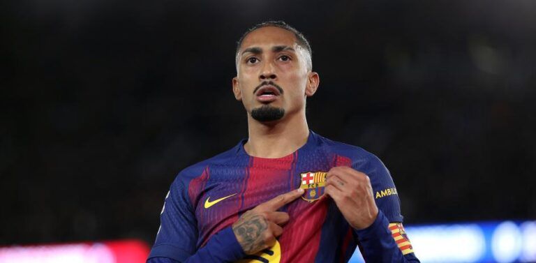 Raphinha celebra su gol ante el Atlético. Foto: Eric Alonso / Getty Images
