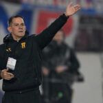 Guaraní apuesta por la estabilidad: Víctor Bernay seguirá siendo el DT en 2026