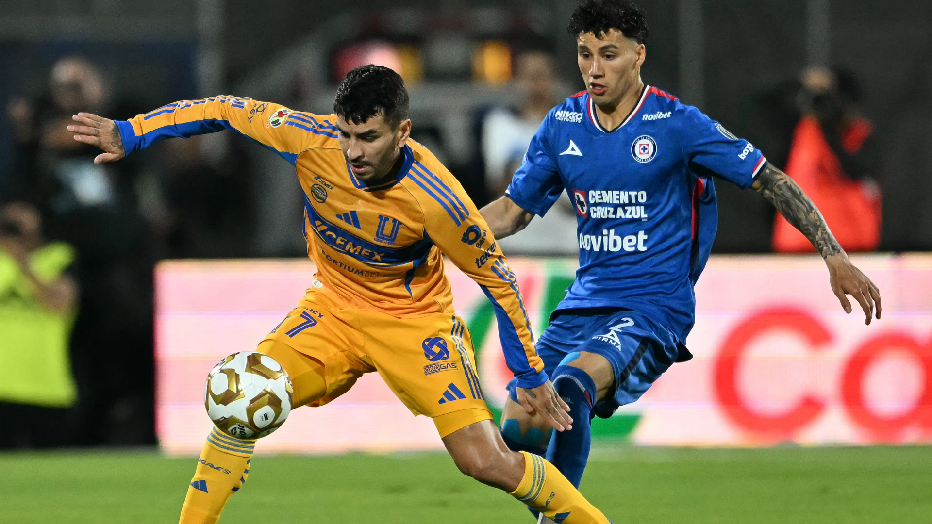 Cruz Azul y Tigres empatan en la ida, y dejan la semifinal completamente abierta