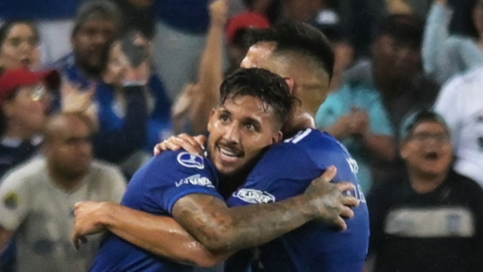 El tricampeón empieza a armarse: Caín Fara llega a Universitario