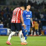 Chicharito falla penal decisivo y Cruz Azul avanza a semifinales en tiempo de compensación