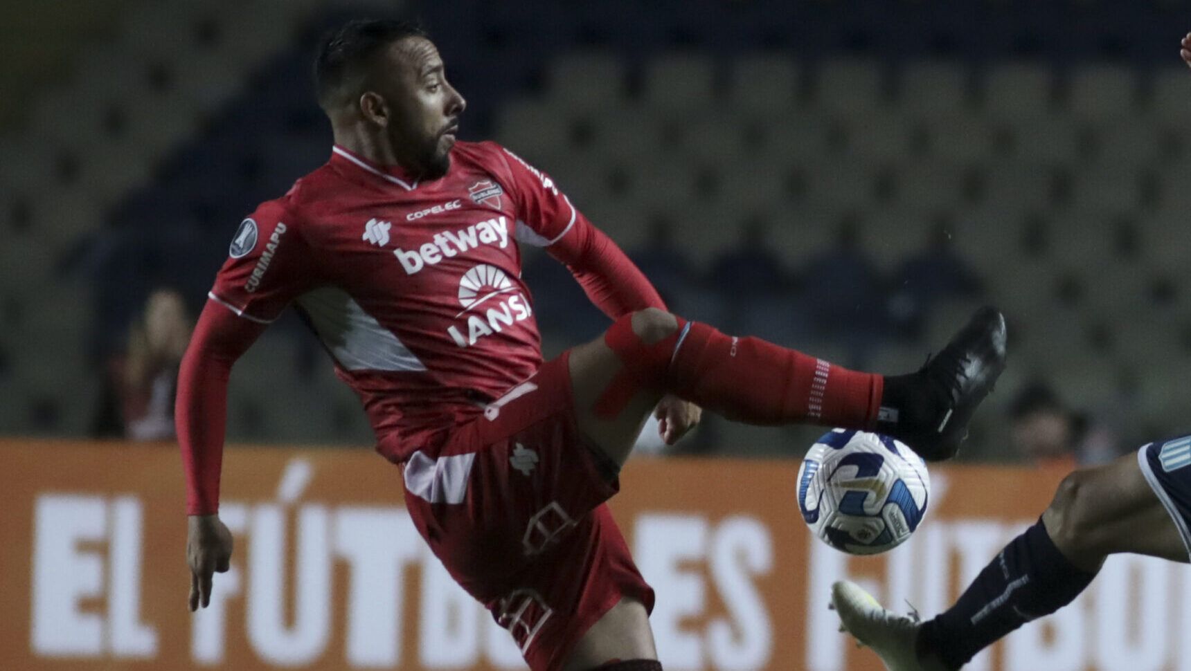 El refuerzo más polémico: ¿podrá Cerezo borrar su pasado anti-UC?