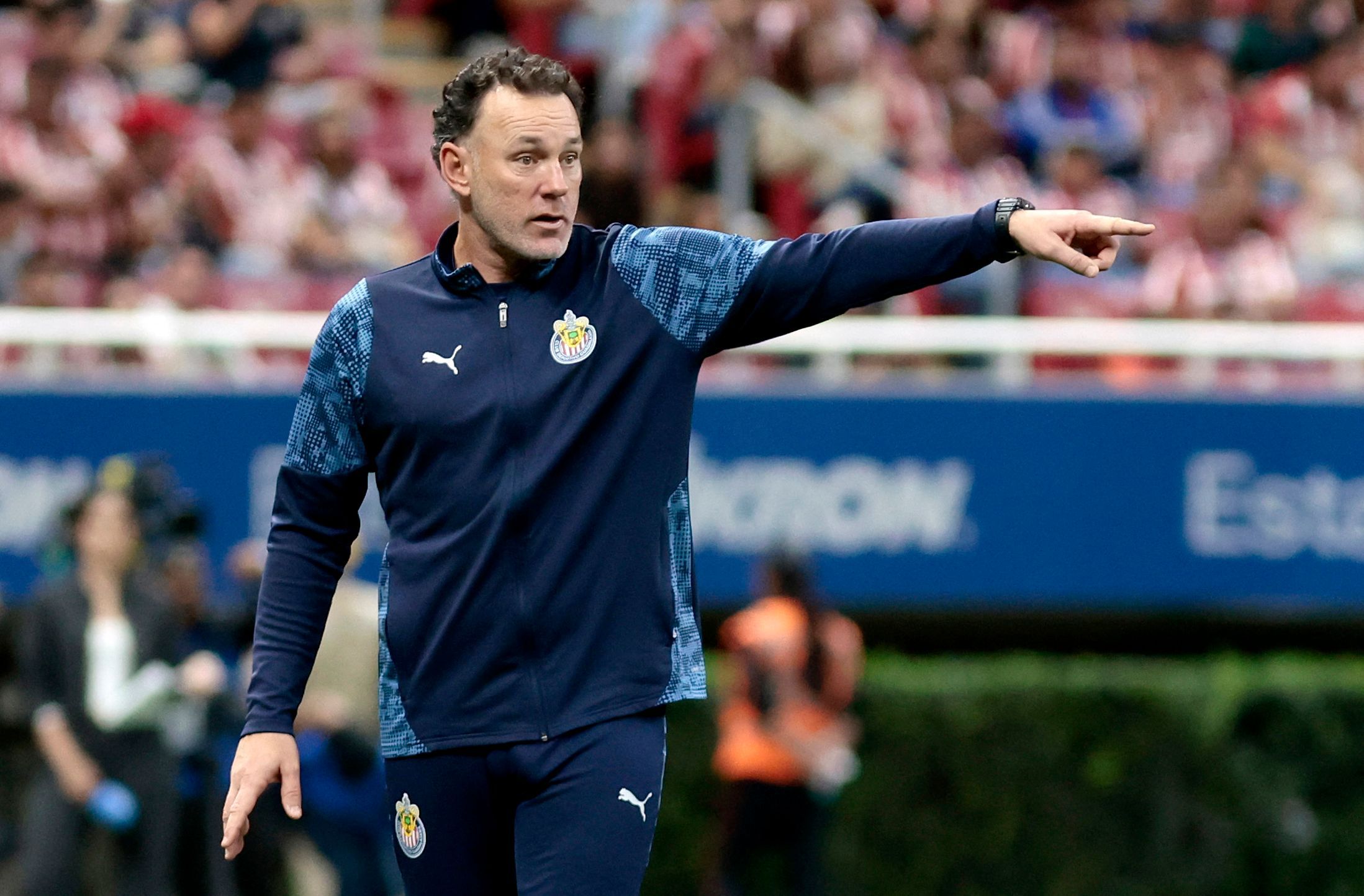 Con dos refuerzos confirmados, Chivas apunta a cerrar su plantel antes del torneo