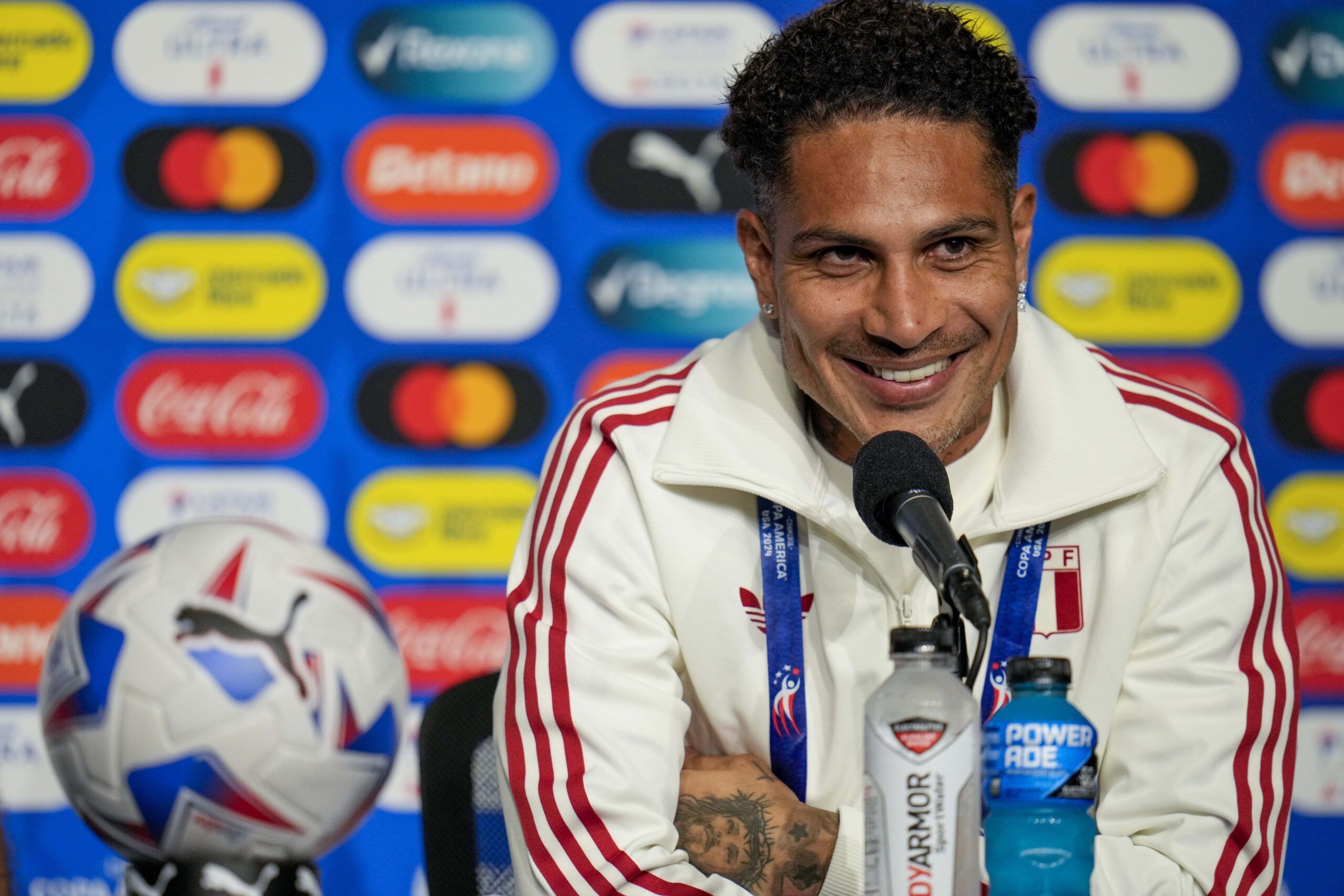 El último rugido del "Depredador": Paolo Guerrero se despide del fútbol