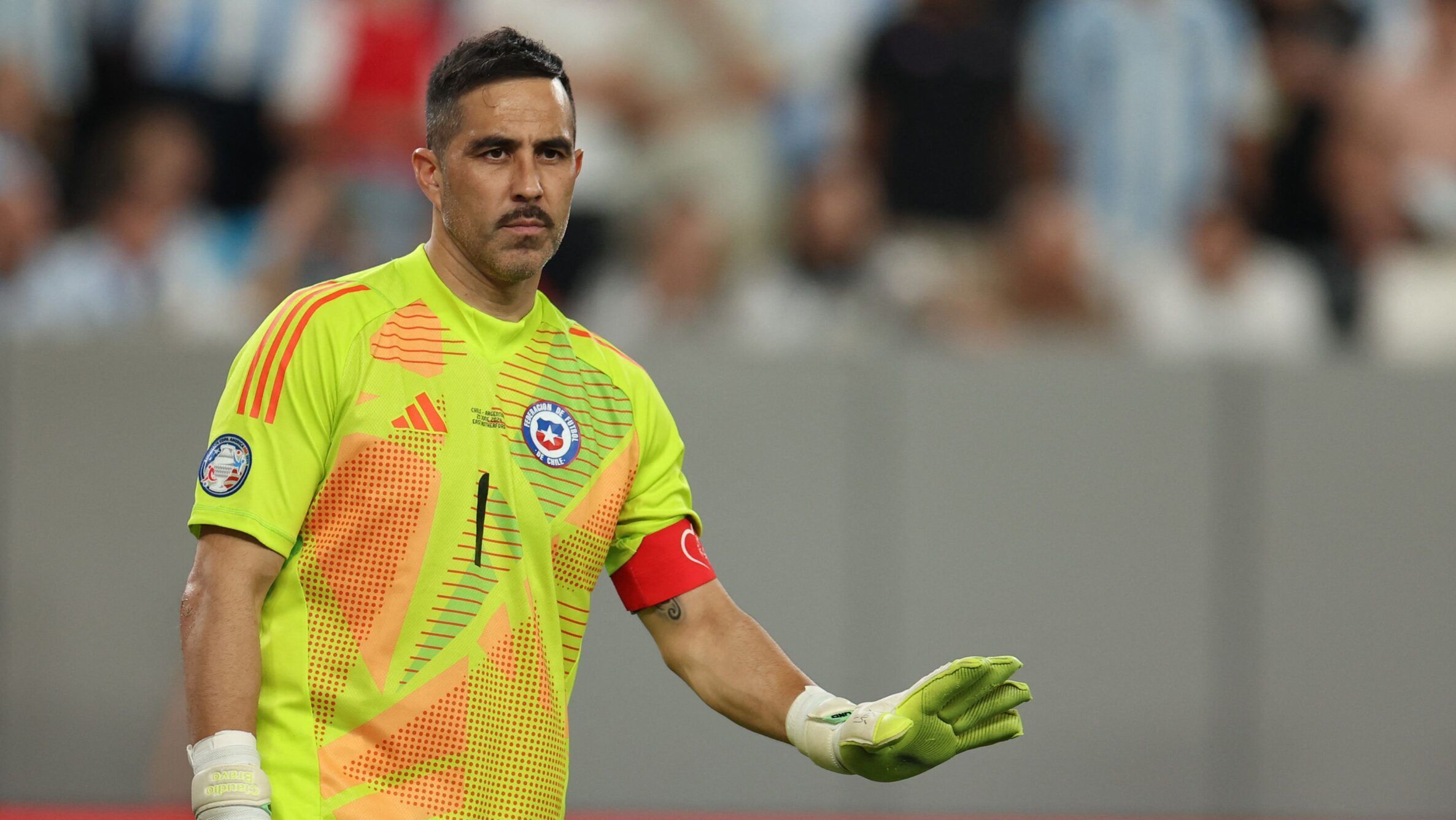 ¡Calma! Claudio Bravo revela la "semilla de ilusión" que acerca a Pellegrini a La Roja