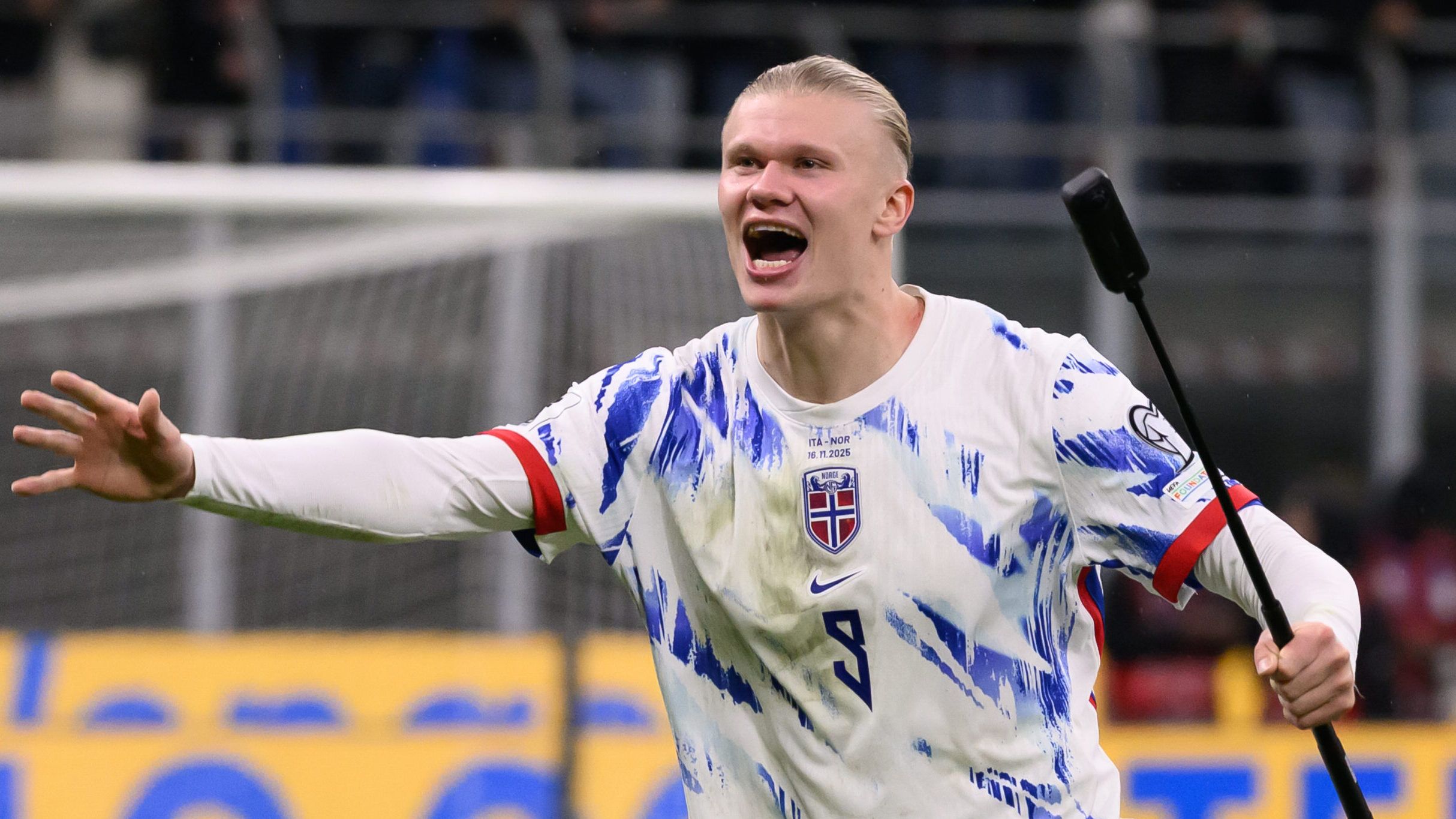 Sin DT fijo y con Haaland al frente: Chile pacta amistoso con Noruega