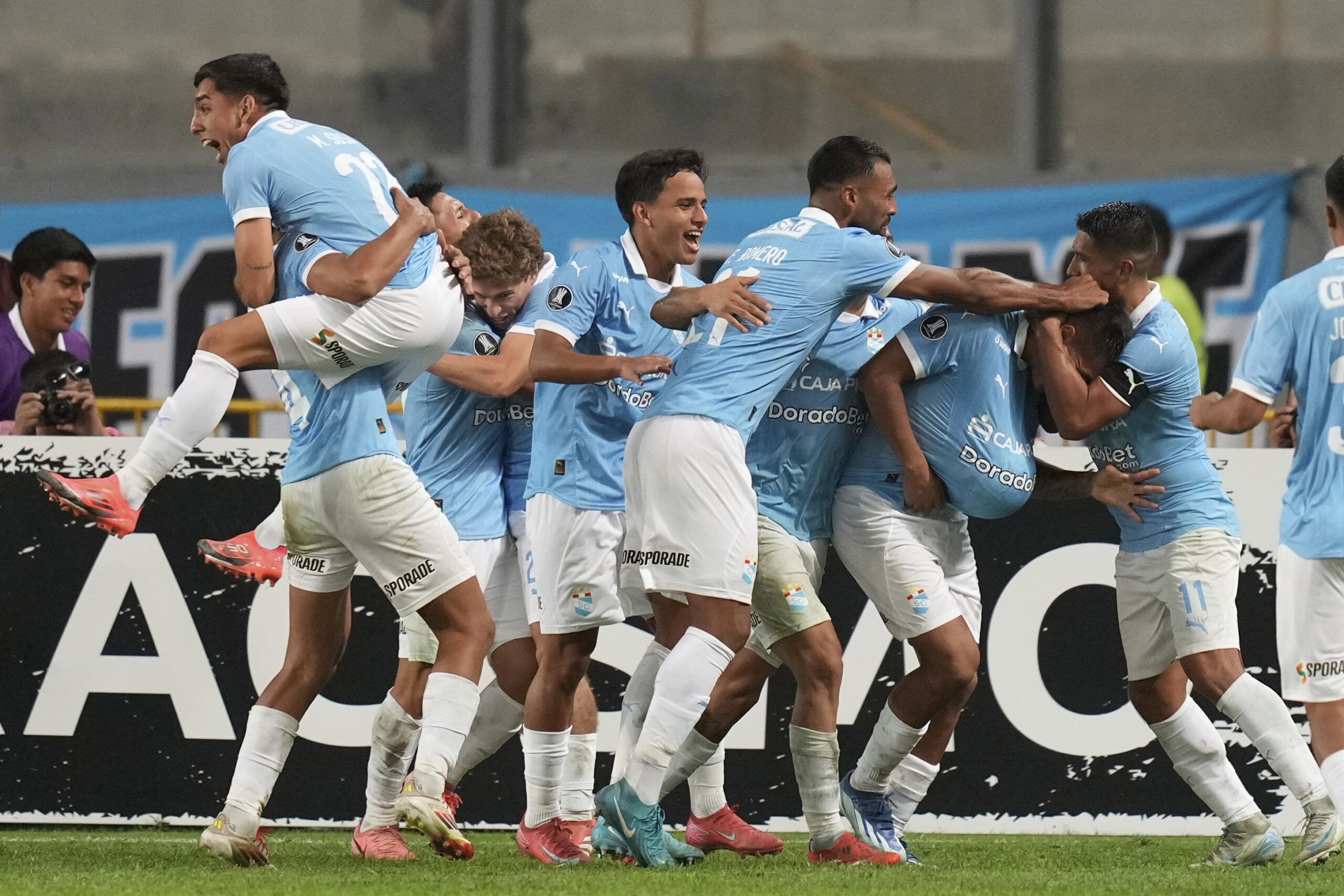 Por el último boleto a la Libertadores: Cristal defiende su ventaja en las alturas