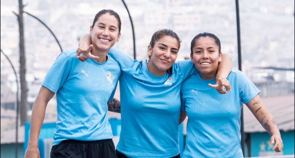 Silvana Alfaro, Fernanda Lizárraga y Milena Tomayconsa. Fuente: SC fem