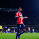 Chivas arrancó el Clausura con autoridad: venció 2-0 a Pachuca en el Akron
