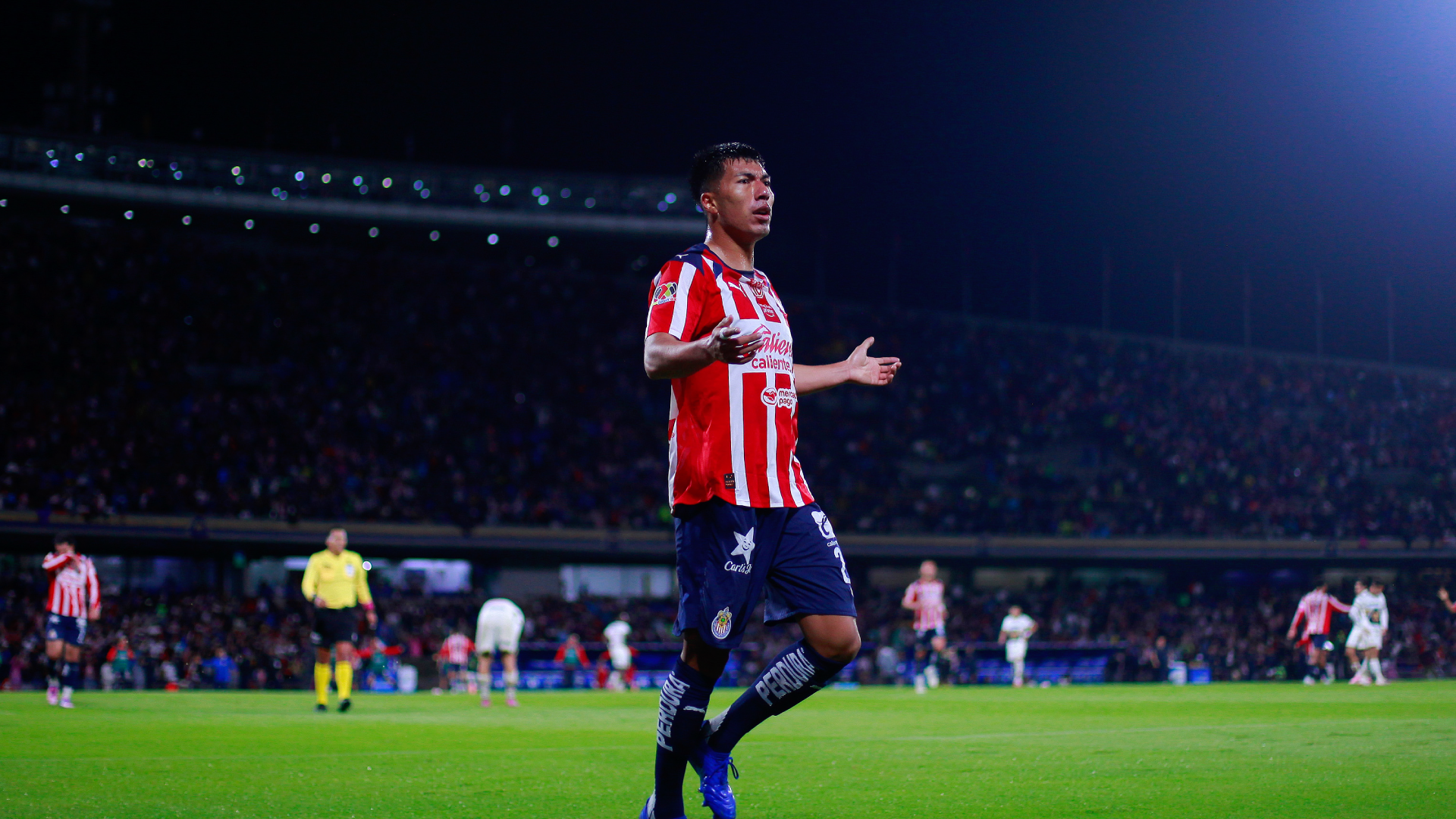 Chivas arrancó el Clausura con autoridad: venció 2-0 a Pachuca en el Akron