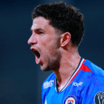 Larcamón explica la salida de Rivero y pide comprensión a la hinchada de Cruz Azul