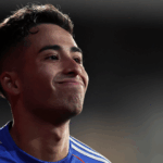 Entre el VAR, el fuego y la espera: empate accidentado entre la U y Audax en el arranque de la Liga