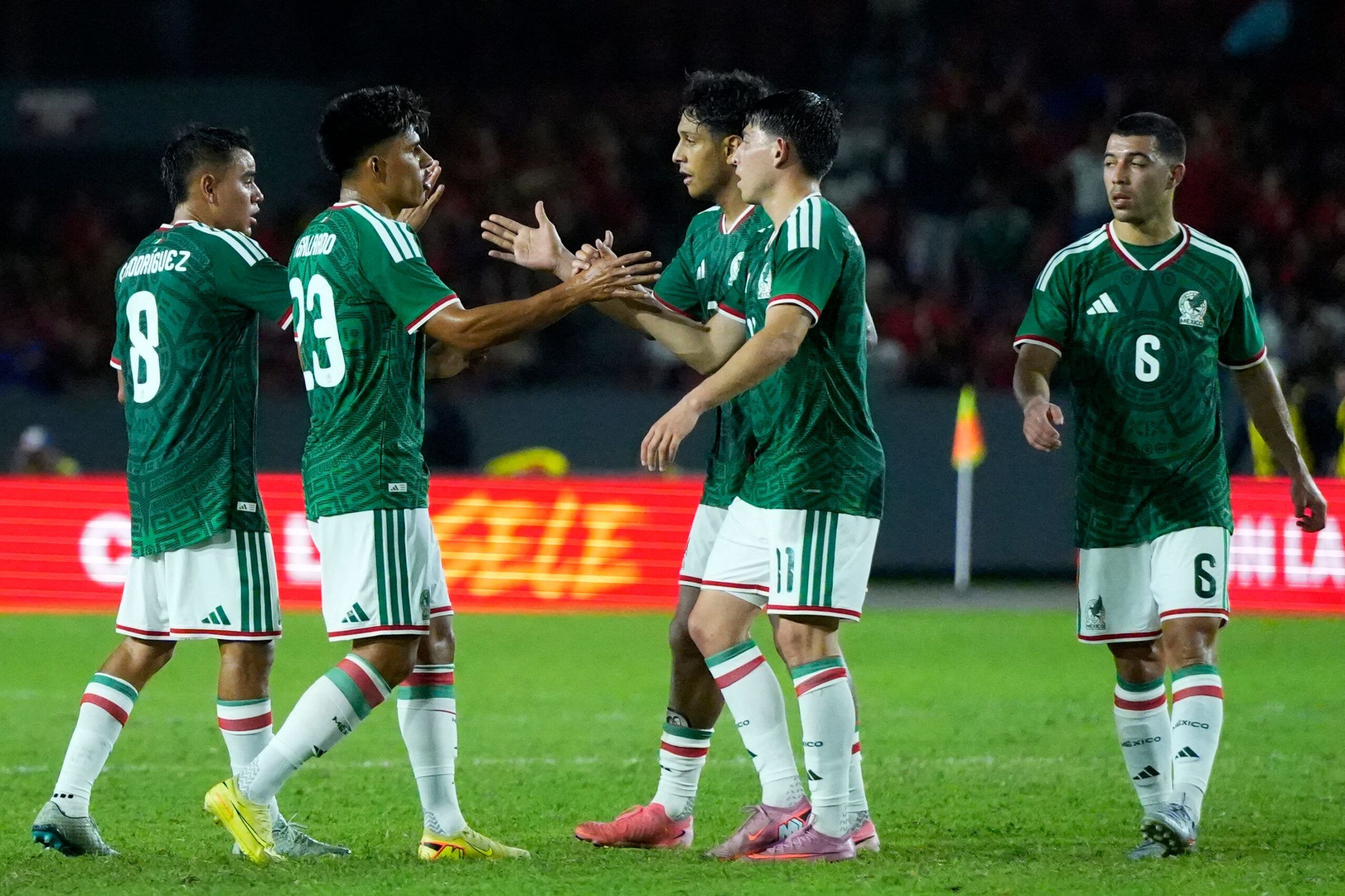 Autogol salva al Tri: México vence a Panamá en un amistoso para el olvido