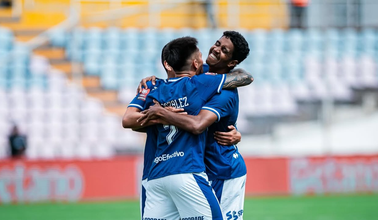 Reparto de puntos en la altura: Garcilaso y Cristal empataron en Cusco