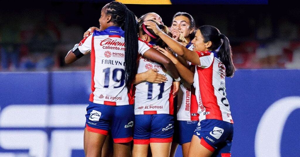 Arévalo y Caicedo celebran el último triunfo ante Querétaro. Fuente: Atlético de San Luis