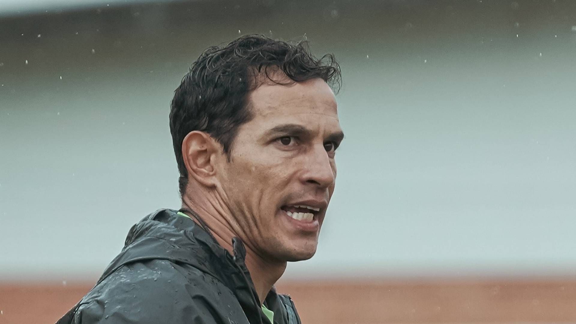 La mirada de Arias: triunfo en el clásico y respaldo al proceso