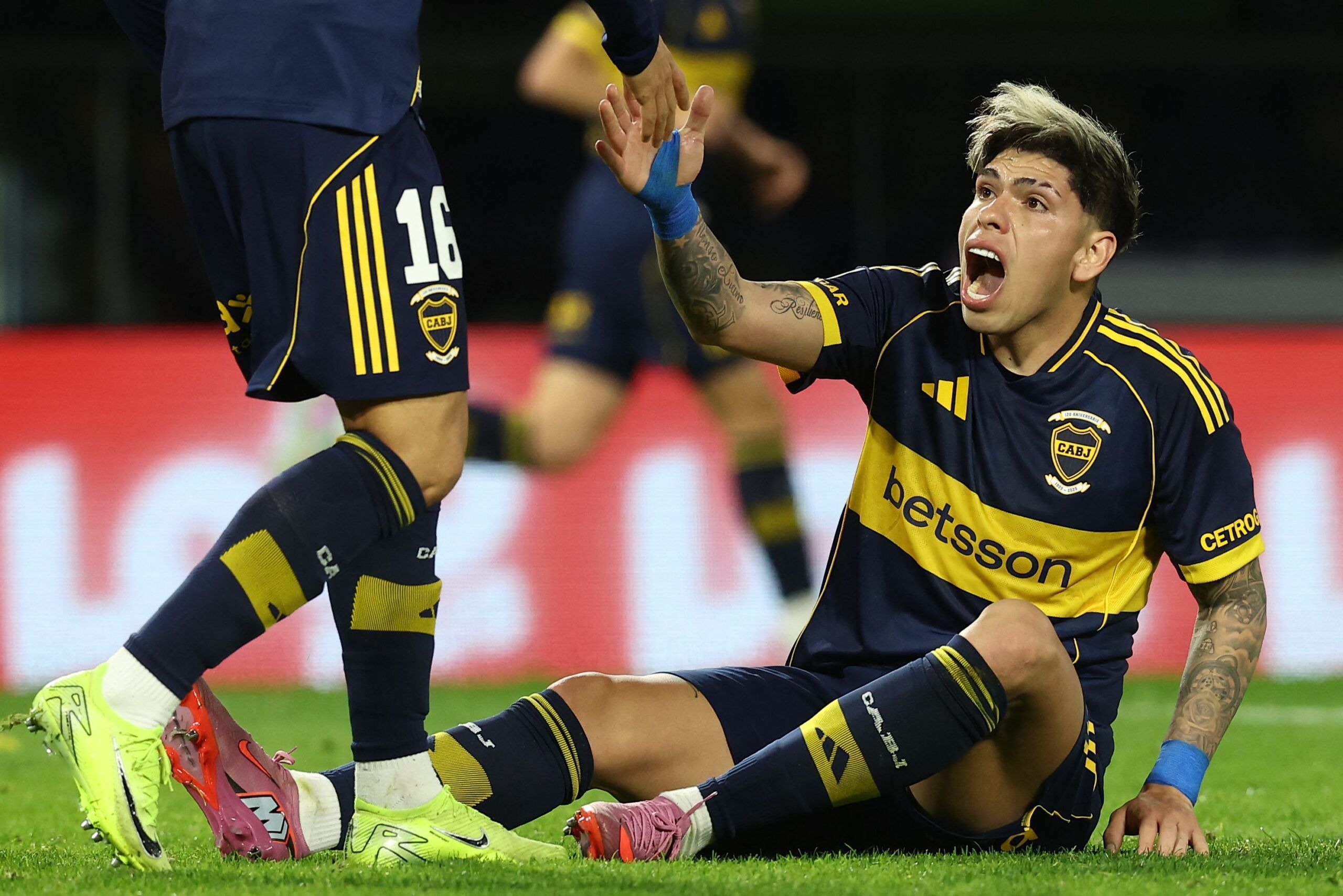 Carlos Palacios fue intervenido por la lesión en su rodilla