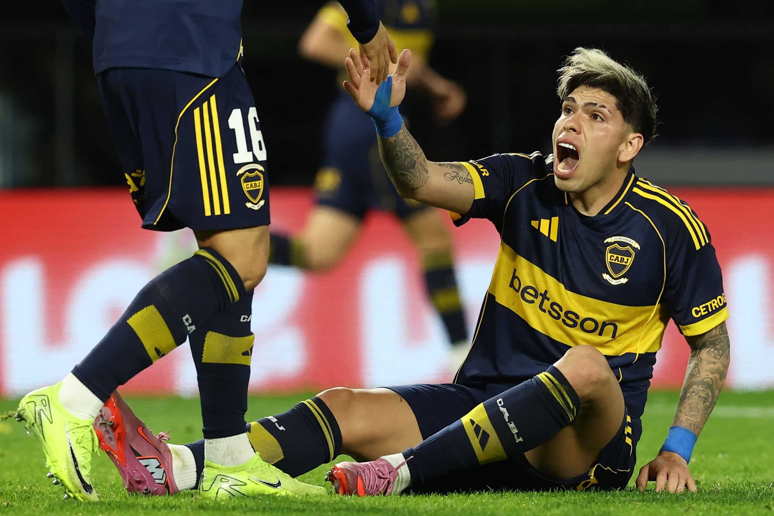 Carlos Palacios fue intervenido por la lesión en su rodilla