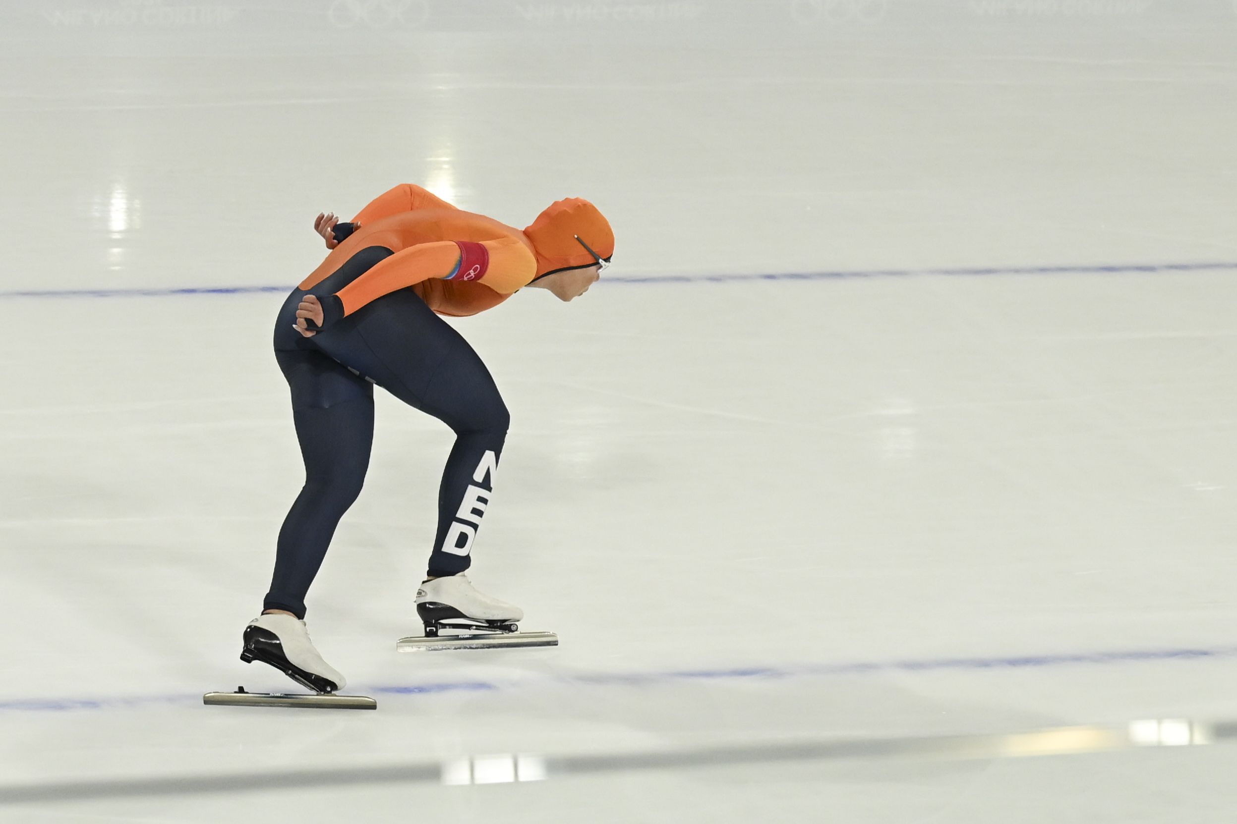 Oro, récord y lágrimas: Leerdam voló en el hielo y tocó el cielo olímpico