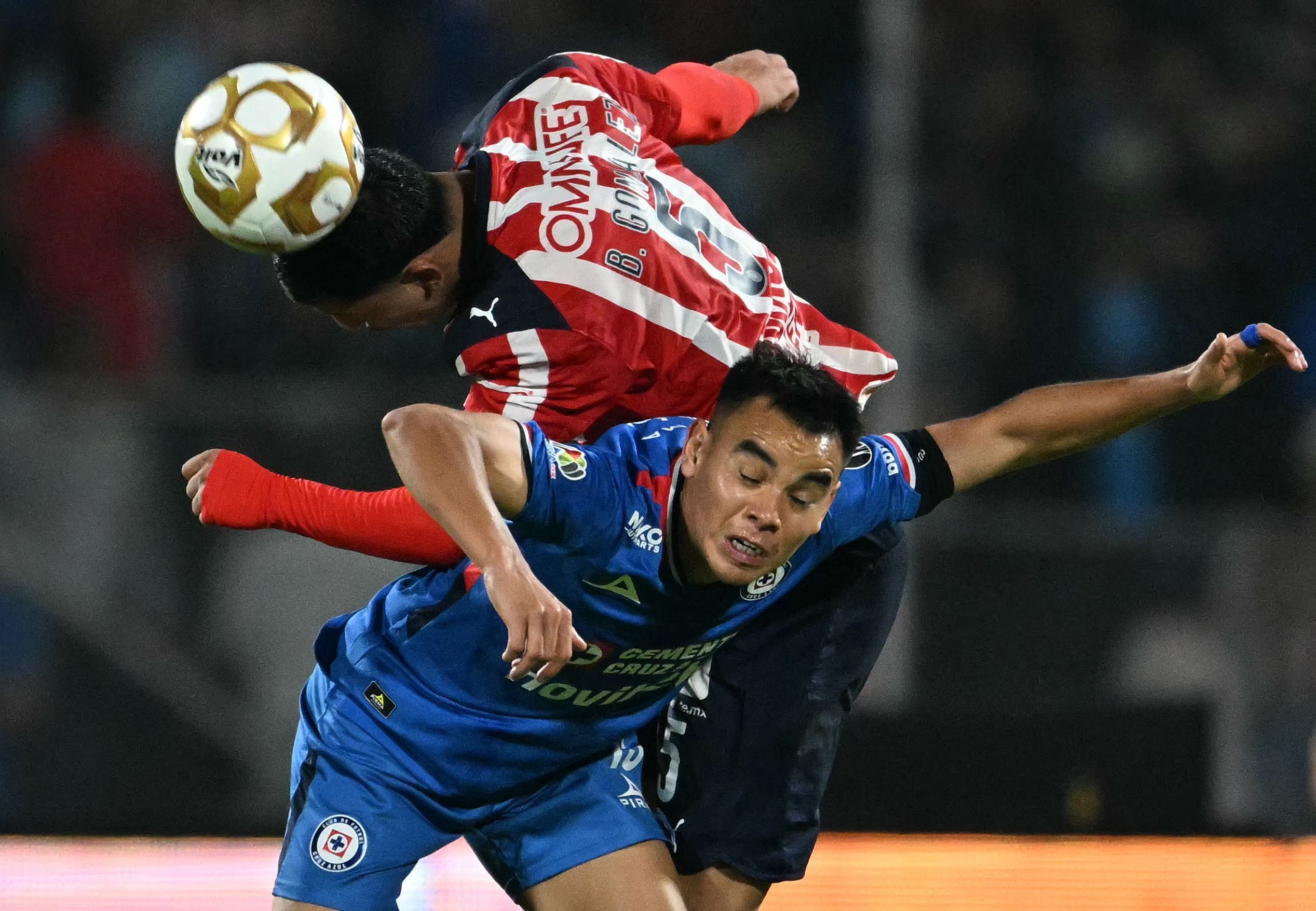 Chivas pone en juego su paso perfecto ante un Cruz Azul que domina el historial reciente