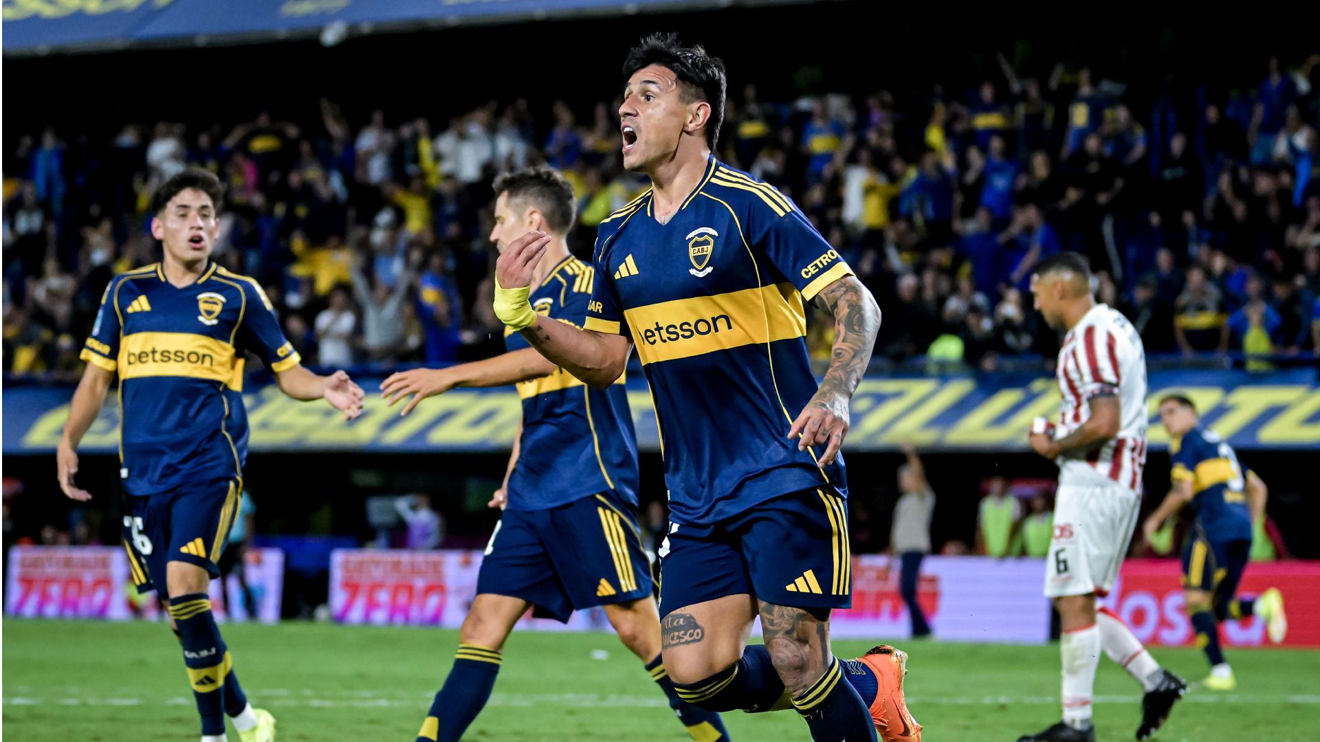 Triunfo vital en La Bombonera: Boca respira y también Claudio Úbeda