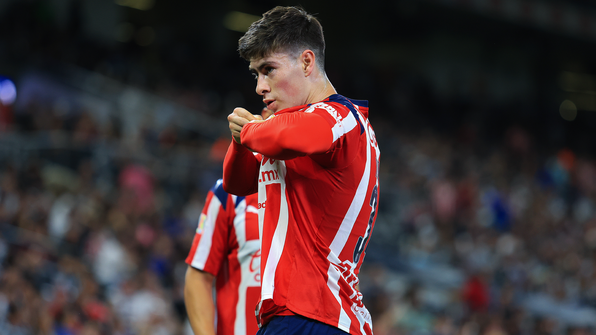 Chivas venció con suspenso a Monterrey y se consolida como líder del Clausura