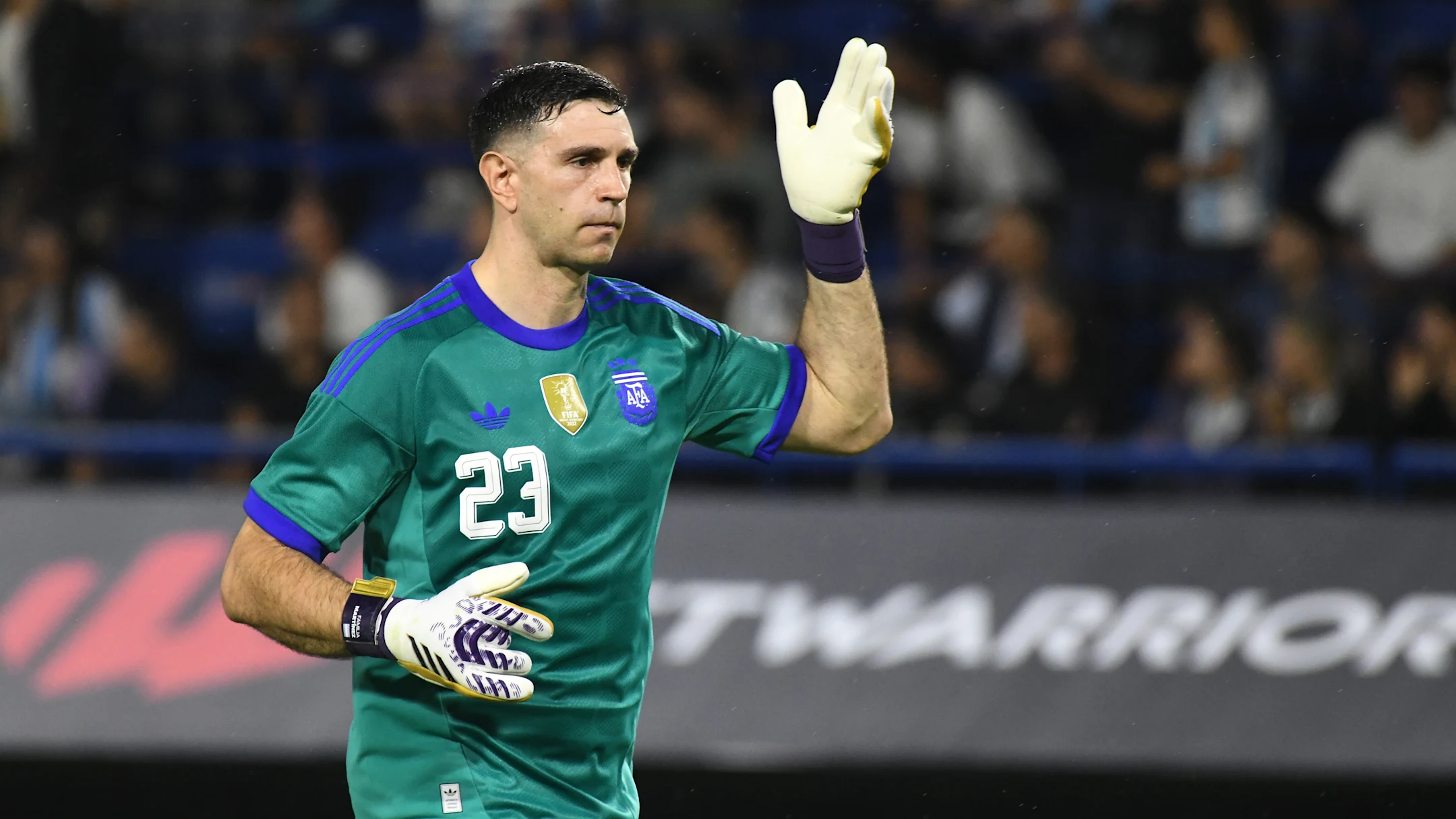 La sinceridad de Emiliano Martínez en una noche desalmada