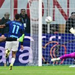 Milan se apodera de un derbi crucial frente al Inter para seguir con vida por el Scudetto