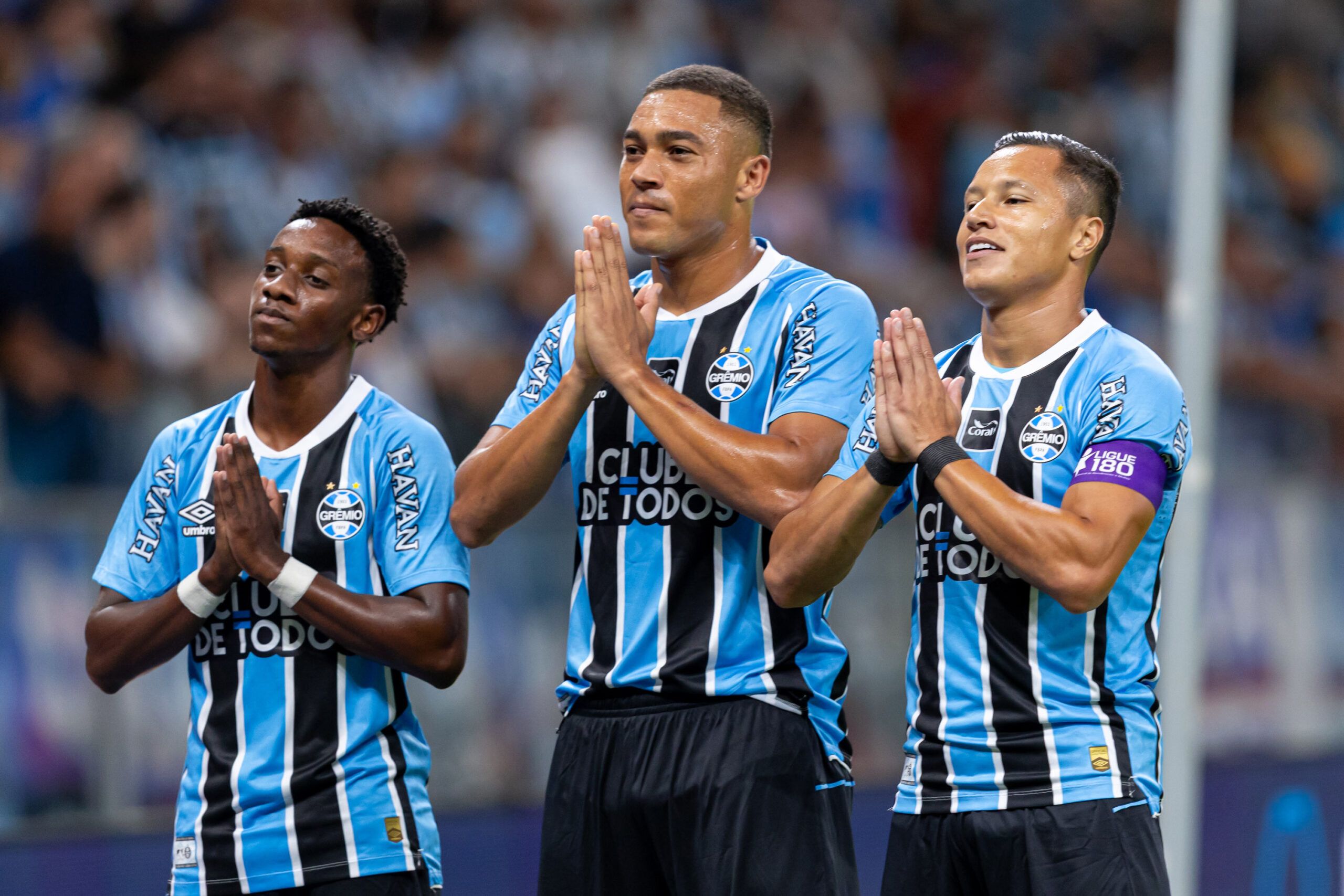 Gremio con triunfo agridulce ante Vitoria tras la fuerte lesión de Marlon