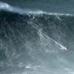 Surfer peruano va tras el récord mundial de ola grande