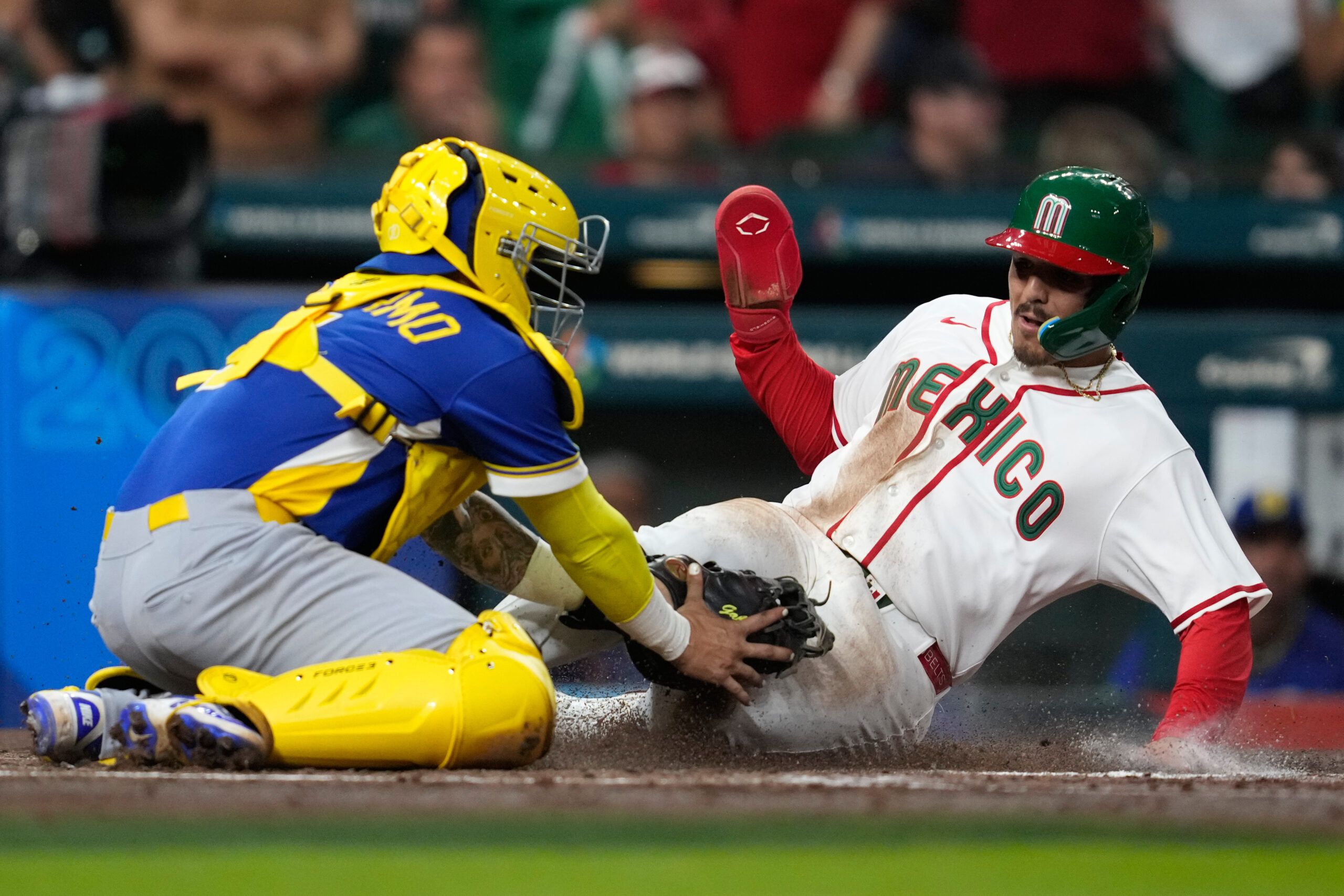 México desata su poder ofensivo y vence con contundencia 16-0 a Brasil