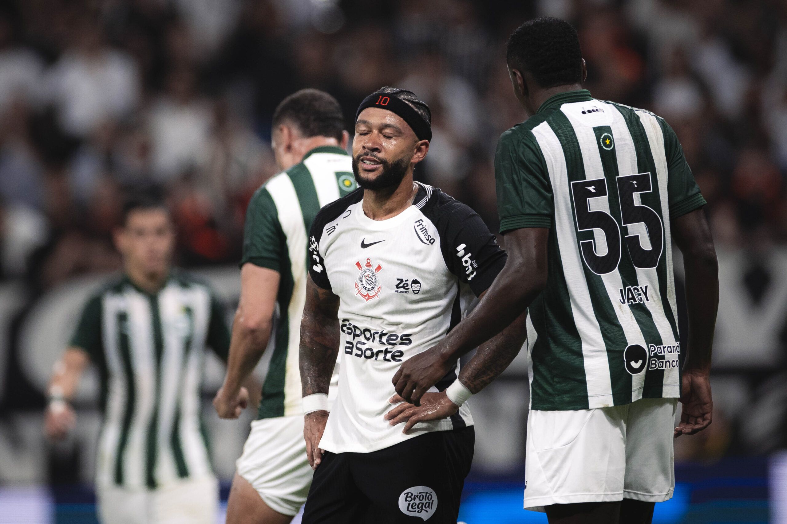 Corinthians vuelve a tambalear tras caer en casa contra Coritiba